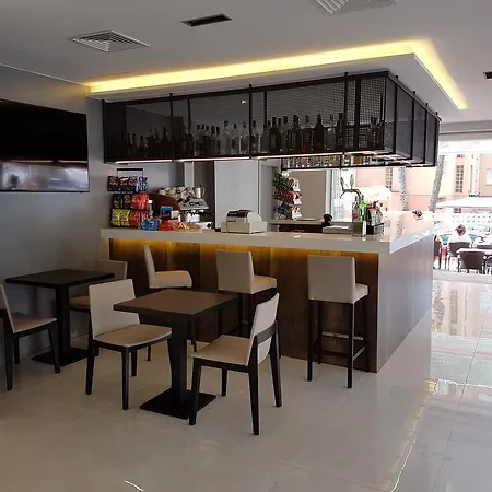 فندق Perla 3*