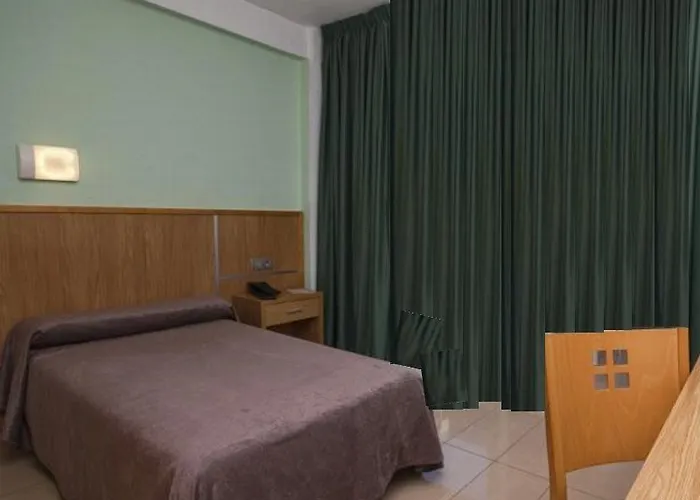 Hotell Perla 3*