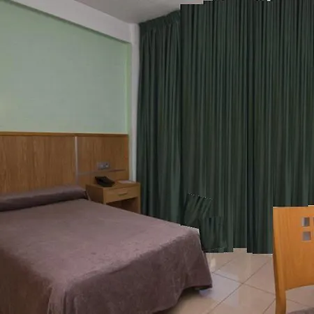 Отель Perla 3*